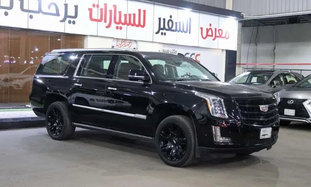 كاديلاك اسكاليد 2017 للبيع في جدة — ممشى 151,000 كم