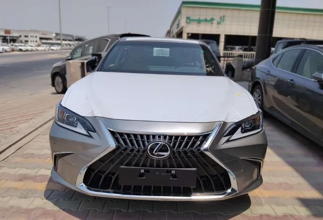 لكزس · اي اس 2025 للبيع في الدمام
