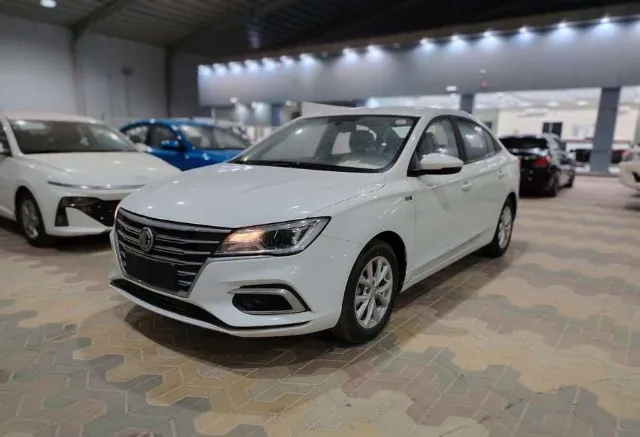 ام جي 5 STANDARD 2025 للبيع في الرياض — ممشى 1,500 كم