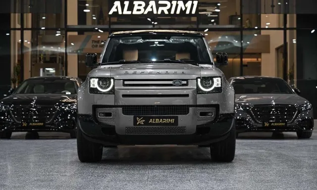 لاند روفر ديفندر 2025 للبيع في الرياض