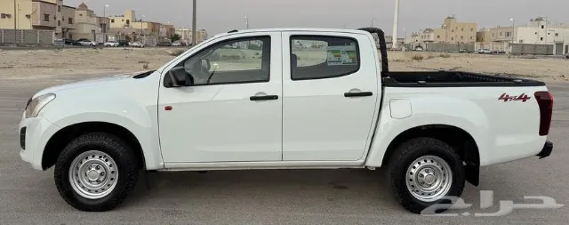 ايسوزو · دي ماكس STANDARD 2023 للبيع في الدمام — ممشى 105,000 كم