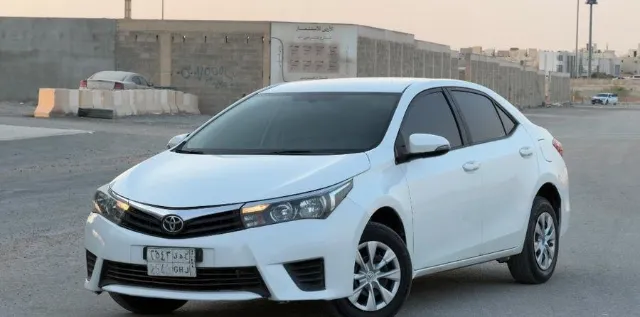 تويوتا كامري 2015 للبيع في الرياض — ممشى 291,000 كم