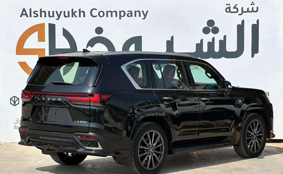 لكزس LX600 اف سبورت موديل 2022 سعودي عليها بي بي اف كامل