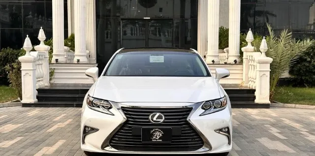 لكزس اي اس 350 2017 للبيع في الطائف — ممشى 60,000 كم
