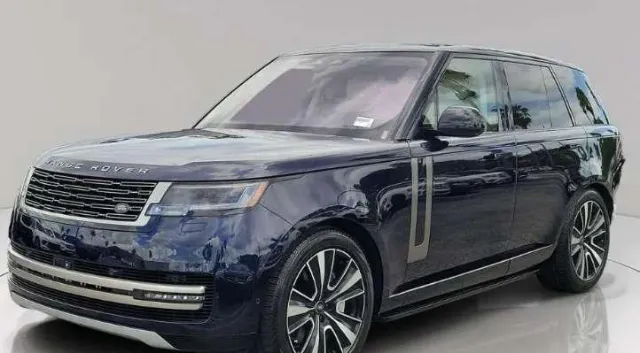 رينج روفر 2023 للبيع في الرياض