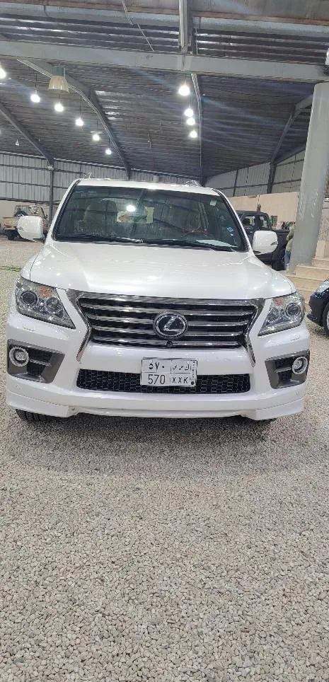 تويوتا · لاندكروزر 2014 للبيع في أبها — ممشى 62,000 كم