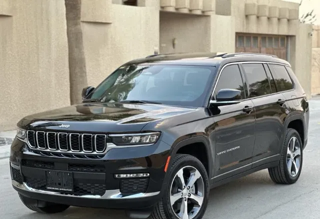 جيب شيروكي 2023 للبيع في الرياض — ممشى 4,000 كم