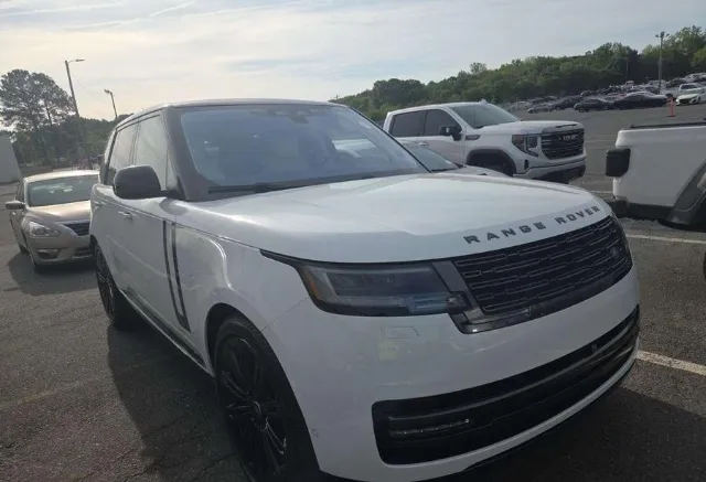 رينج روفر 2023 للبيع في الرياض — ممشى 51,000 ميل