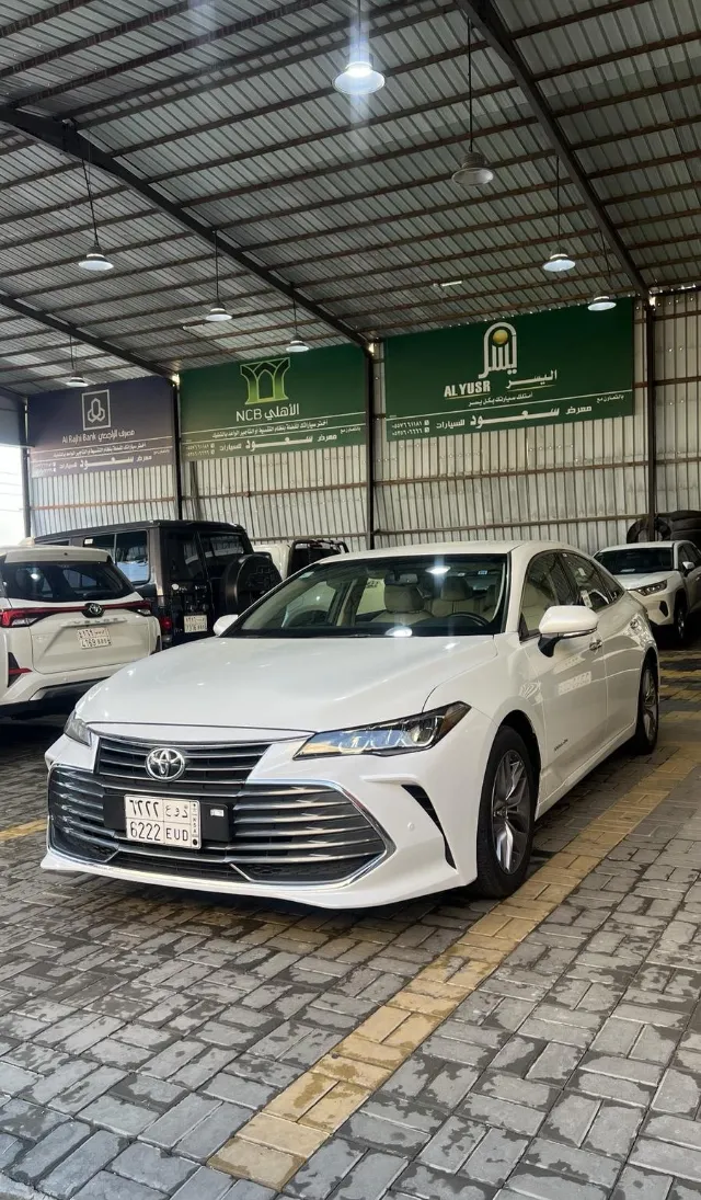 تويوتا · افالون STANDARD 2021 للبيع في أبها — ممشى 70,000 كم