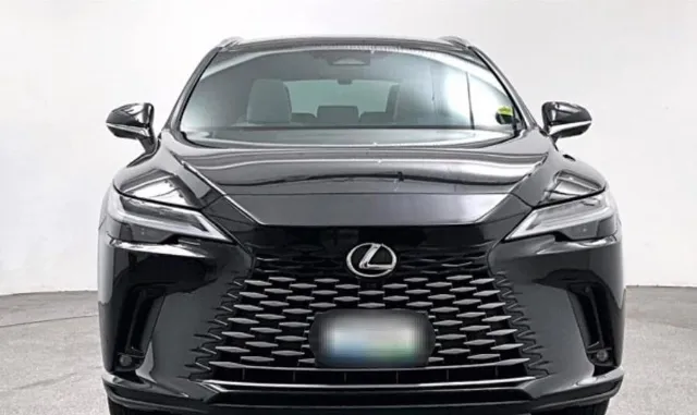لكزس · ار اكس 2023 للبيع في الرياض — ممشى 16,500 كم