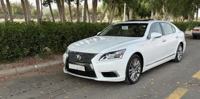لكزس ال اس 2014 للبيع في جدة — ممشى 260,000 كم