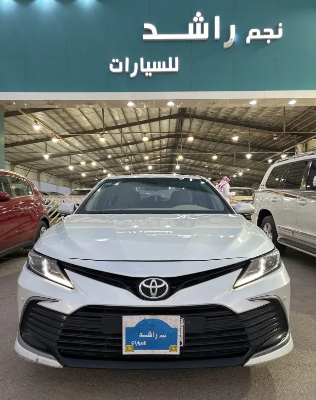 تويوتا كامري 2022 للبيع في حفر الباطن — ممشى 169,000 كم