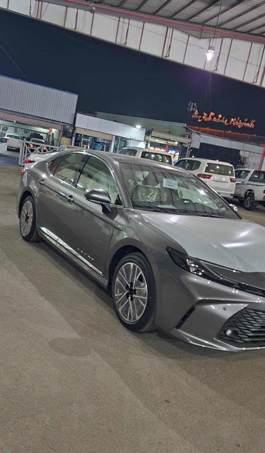تويوتا كامري LE هايبرد 2026