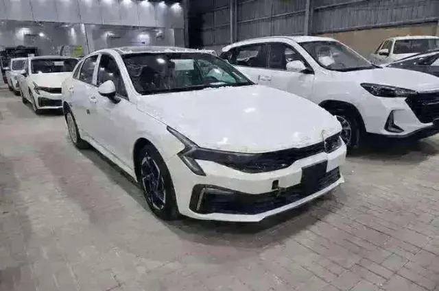 كيا · كي 5 STANDARD 2025 للبيع في الرياض — ممشى 5 كم