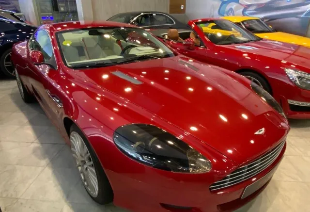 استون مارتن · دي بي 11 2009 للبيع في جدة — ممشى 44,000 كم