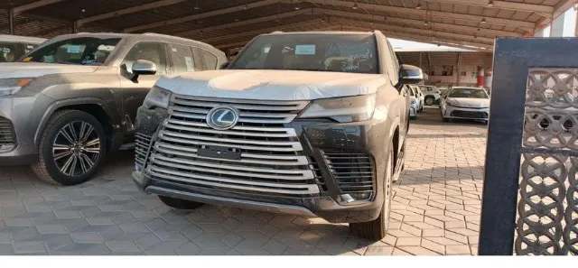 لكزس · ال اكس 2024 للبيع في جدة — ممشى 100,000 كم