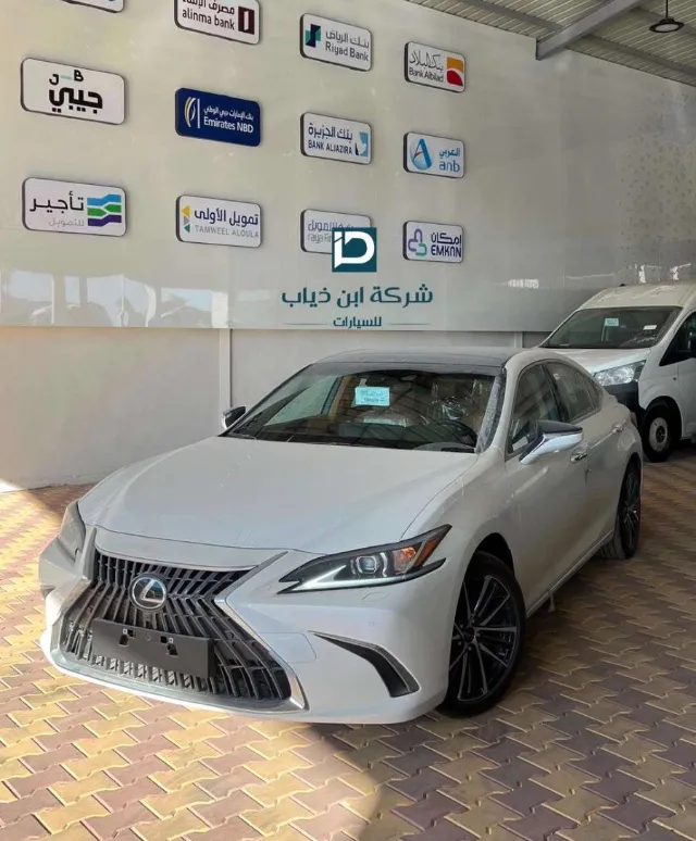لكزس · اي اس 350 2025 للبيع في بريدة — ممشى 0 كم