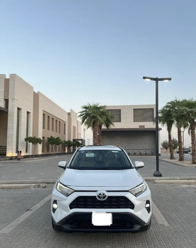 تويوتا · راف فور 2020 للبيع في الرياض — ممشى 127,000 كم