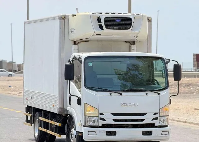 ايسوزو ان بي ار 2021 للبيع في جدة