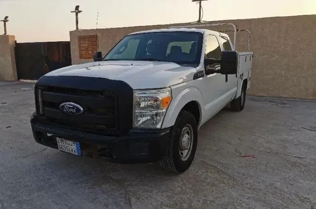 فورد · إف 350 2011 للبيع في الدمام — ممشى 135,000 كم