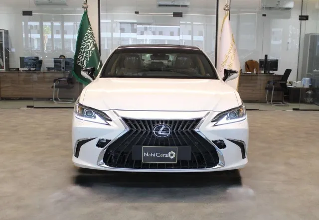 لكزس · اي اس 350 2025 للبيع في الرياض — ممشى 350 كم