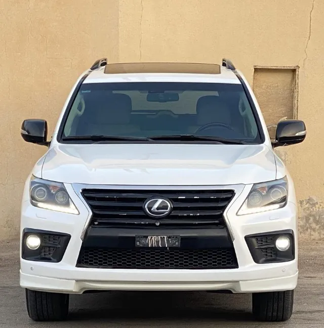 لكزس ال اكس 570 2015 للبيع في الرياض — ممشى 219,000 كم