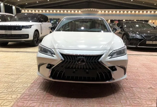 لكزس · اي اس 350 2025 للبيع في الرياض