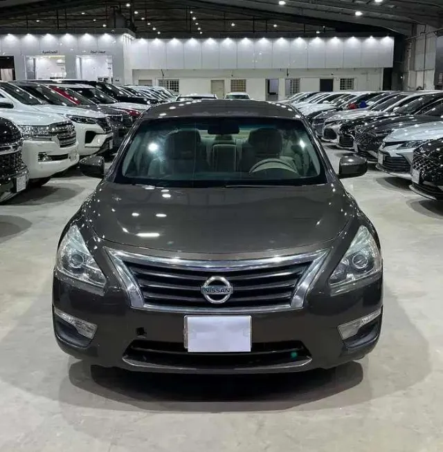 نيسان · التيما STANDARD 2013 للبيع في الرياض — ممشى 64,000 كم