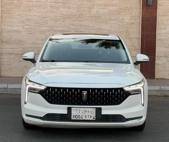 بستون بي 70 2023 للبيع في جدة — ممشى 31,000 كم