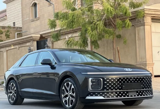 هيونداي · ازيرا 2023 للبيع في الرياض — ممشى 150,000 كم