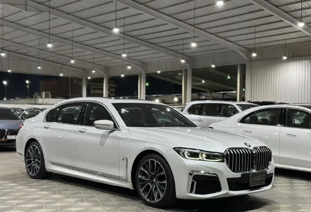 بي ام دبليو · الفئة السابعة 2021 للبيع في جدة — ممشى 133,000 كم