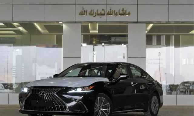 لكزس · اي اس 2025 للبيع في الرياض