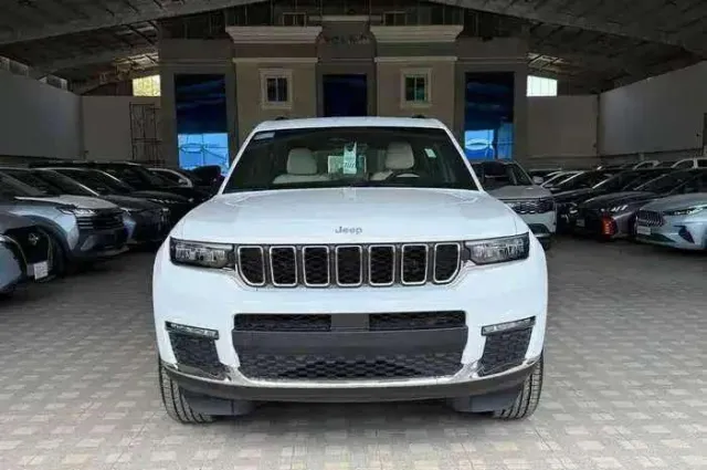 جيب · شيروكي 2025 للبيع في جدة — ممشى 60,000 كم