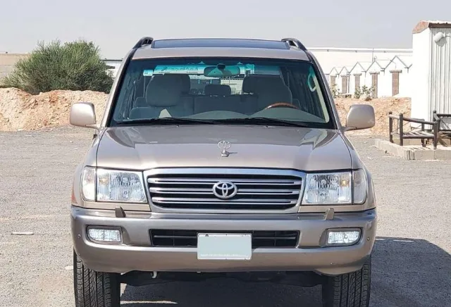 تويوتا · لاندكروزر 2005 للبيع في الرياض — ممشى 432,000 كم