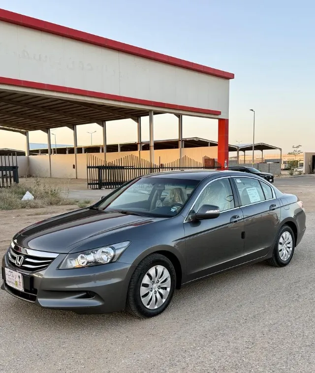 هوندا · أكورد STANDARD 2012 للبيع في بريدة — ممشى 189,000 كم