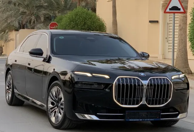 بي ام دبليو · الفئة السابعة 2024 عرض سابق في الرياض — ممشى 28,000 كم