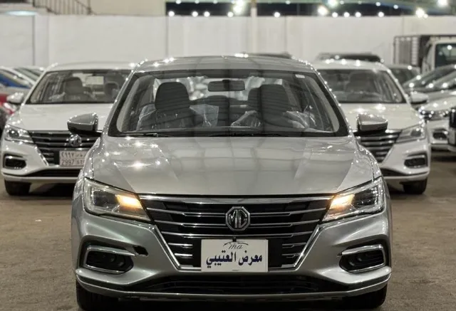 ام جي 5 STANDARD 2022 للبيع في جدة — ممشى 100,000 كم