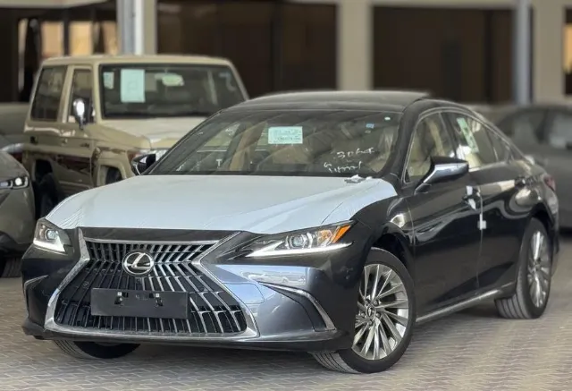 لكزس · اي اس 350 2025 للبيع في بريدة — ممشى 360 كم