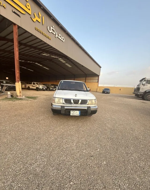 نيسان ددسن 2002 للبيع في عرعر — ممشى 300,000 كم