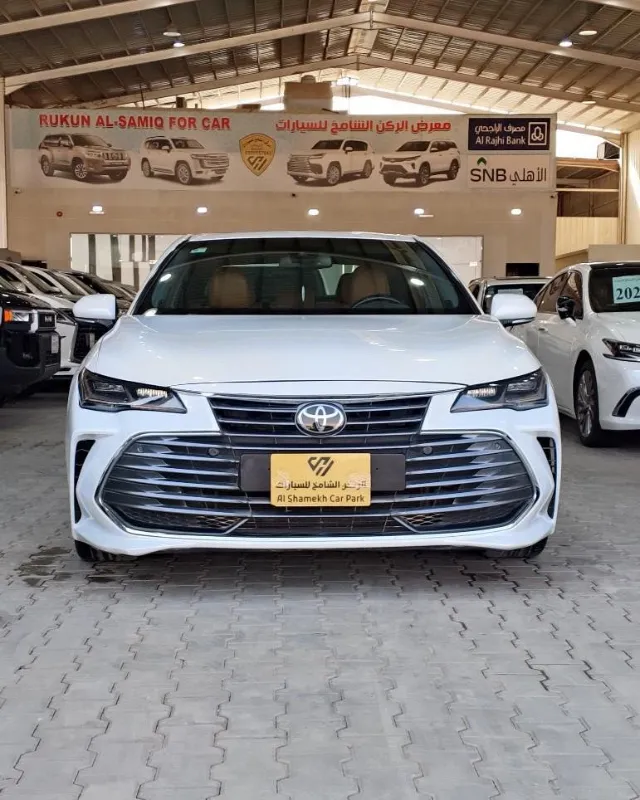 تويوتا · افالون 2022 للبيع في الرياض — ممشى 164,000 كم