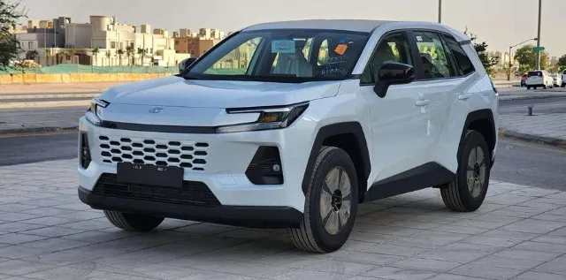 تويوتا · راف فور STANDARD 2026 للبيع في الرياض