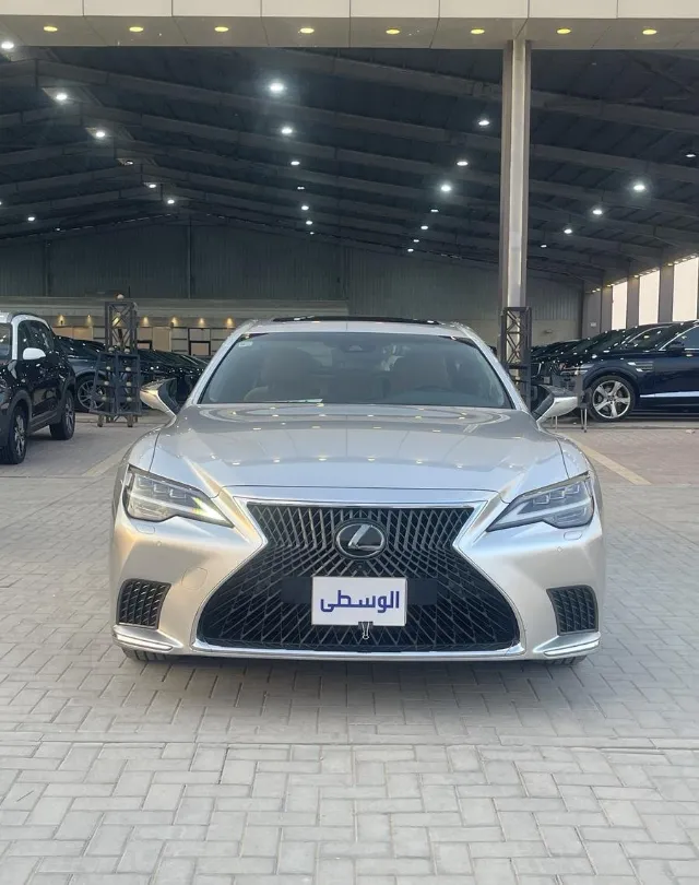 لكزس ال اس 2021 للبيع في الرياض — ممشى 36,000 كم