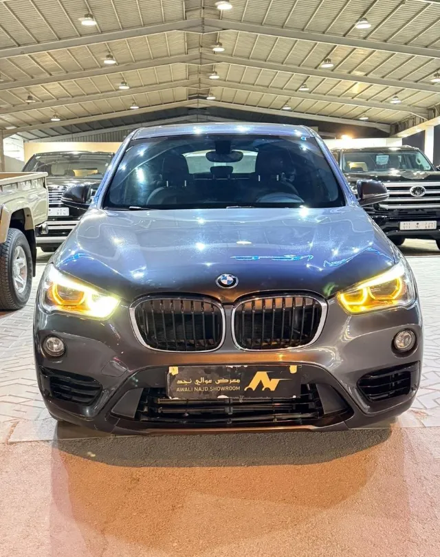بي ام دبليو · اكس 1 2019 للبيع في الرياض — ممشى 270,000 كم