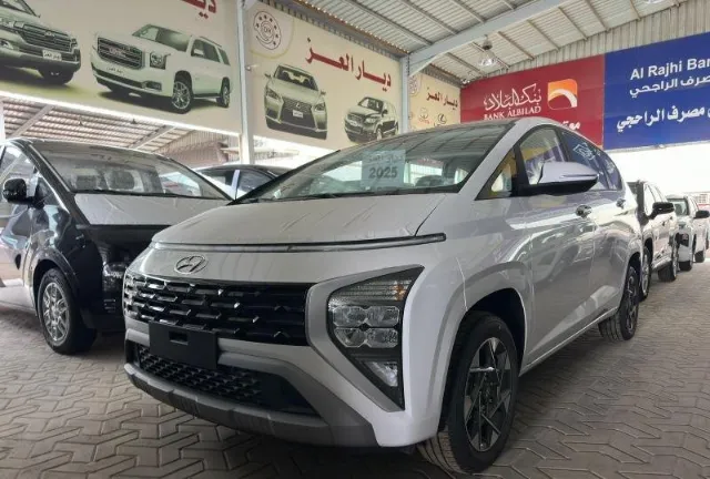 هيونداي · ستارجيزر 2025 للبيع في الرياض — ممشى 1 كم