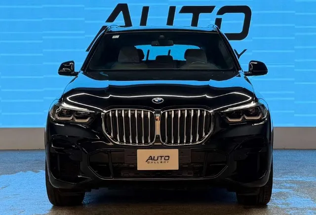 بي ام دبليو اكس 5 2023 للبيع في الرياض — ممشى 25,000 كم