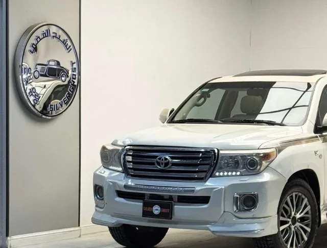 تويوتا · لاندكروزر 2009 للبيع في الرياض — ممشى 614,000 كم