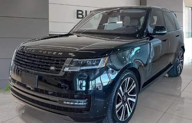 رينج روفر 2023 للبيع في الرياض — ممشى 29,000 كم