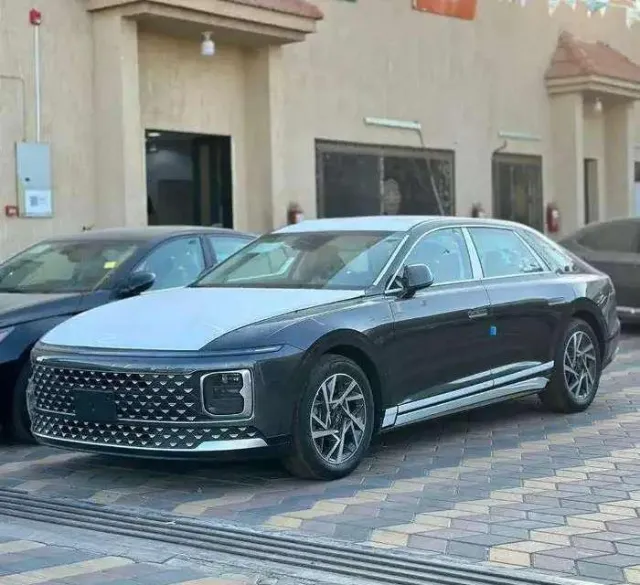 هيونداي · ازيرا 2026 للبيع في حائل — ممشى 100,000 كم