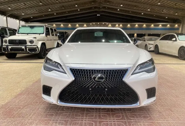 لكزس · ال اس 2025 للبيع في الرياض — ممشى 43,000 كم