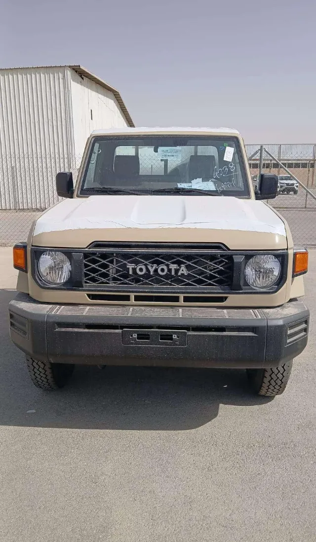 تويوتا · لاندكروزر 70 2025 للبيع في الرياض
